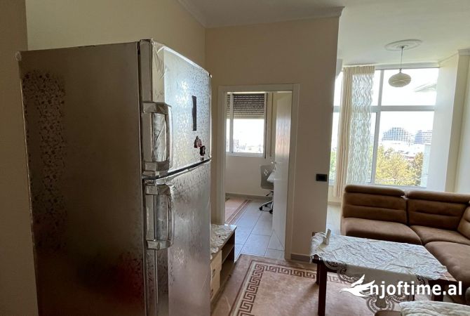 Shtepi me qera Apartament ne Tirane, 2+1, Mobilimi E mobiluar, Pagesa 500  Euro.