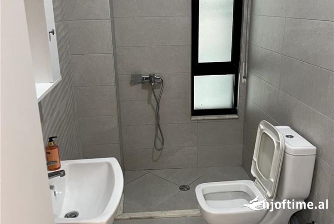 Shtepi me qera Apartament ne Tirane, 1+1, Mobilimi E mobiluar, Pagesa 500  Euro.