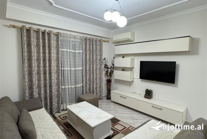 Shtepi me qera 1+1 ne Tirane - 60,000 Leke