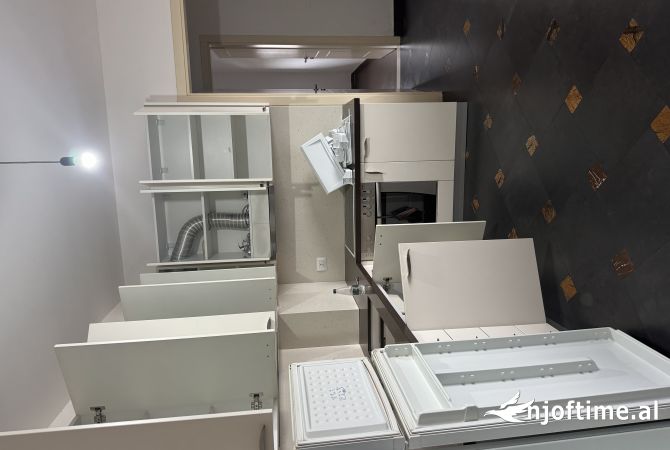 Shtepi me qera Apartament ne Tirane, 2+1, Mobilimi E mobiluar, Pagesa 43,000  Leke.