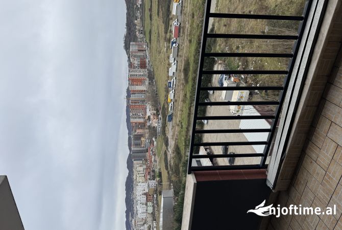 Shtepi me qera Apartament ne Tirane, 2+1, Mobilimi E mobiluar, Pagesa 43,000  Leke.