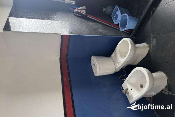 Shtepi me qera Apartament ne Tirane, 2+1, Mobilimi E mobiluar, Pagesa 43,000  Leke.