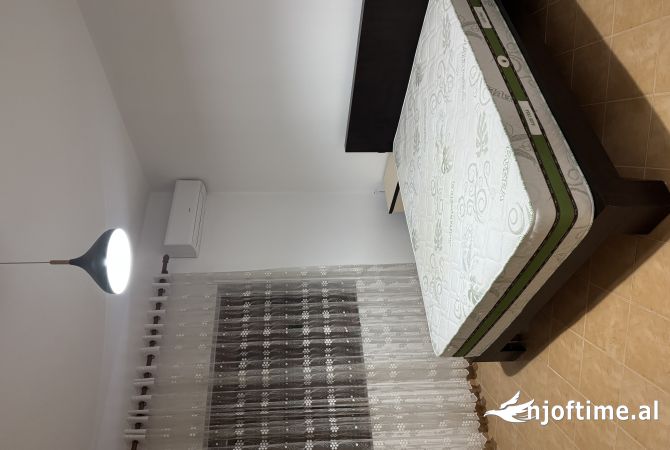 Shtepi me qera Shtepi Private ne Tirane, 3+1, Mobilimi E mobiluar, Pagesa 55,000  Leke.