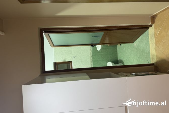 Shtepi me qera Shtepi Private ne Tirane, 3+1, Mobilimi E mobiluar, Pagesa 55,000  Leke.