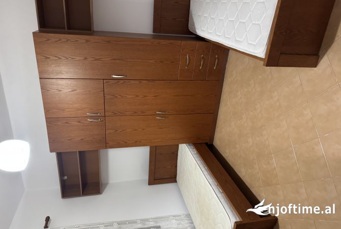 Shtepi me qera Shtepi Private ne Tirane, 3+1, Mobilimi E mobiluar, Pagesa 55,000  Leke.