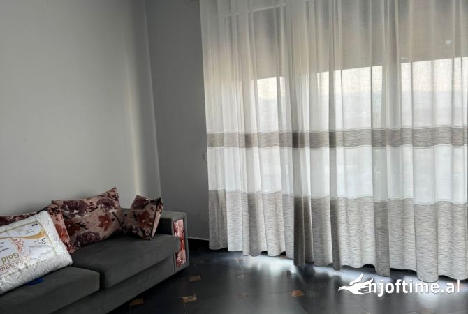 Shtepi me qera 2+1 ne Tirane - 43,000 Leke