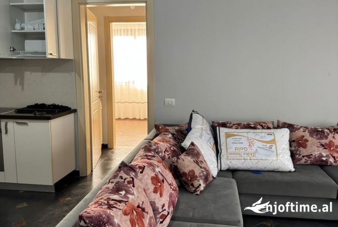Shtepi me qera 2+1 ne Tirane - 43,000 Leke