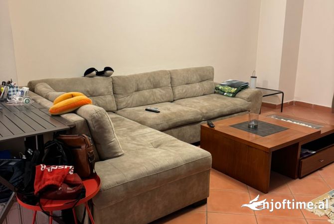 Shtepi me qera 2+1 ne Tirane - 650 Euro