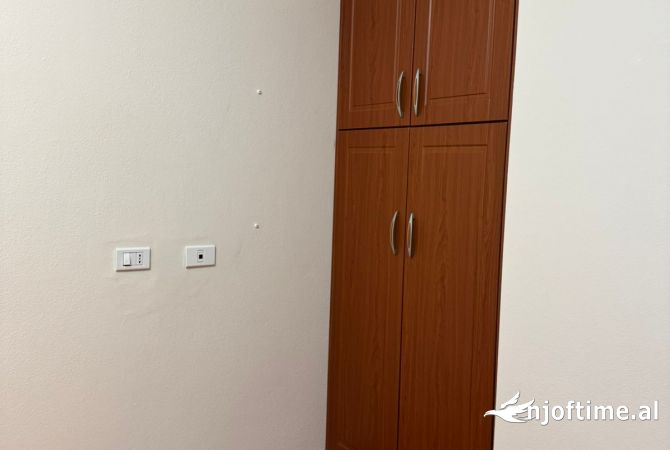 Shtepi me qera Apartament ne Tirane, 2+1, Mobilimi E mobiluar, Pagesa 650  Euro.