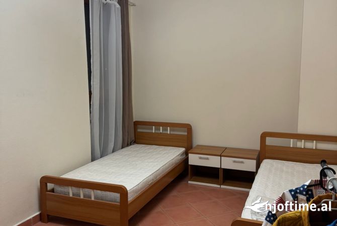 Shtepi me qera Apartament ne Tirane, 2+1, Mobilimi E mobiluar, Pagesa 650  Euro.