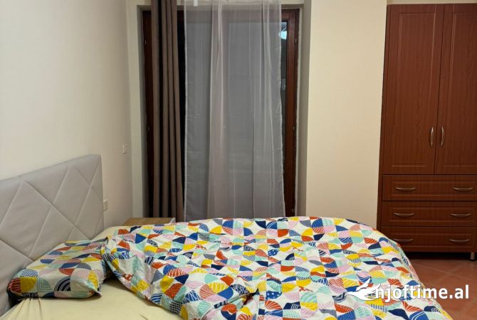Shtepi me qera Apartament ne Tirane, 2+1, Mobilimi E mobiluar, Pagesa 650  Euro.