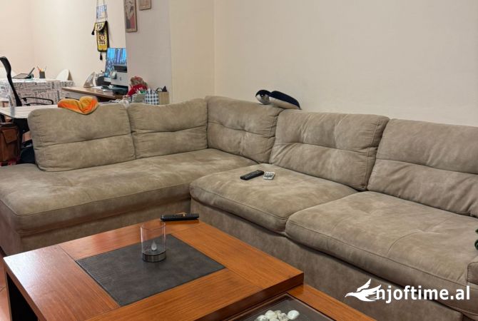 Shtepi me qera Apartament ne Tirane, 2+1, Mobilimi E mobiluar, Pagesa 650  Euro.