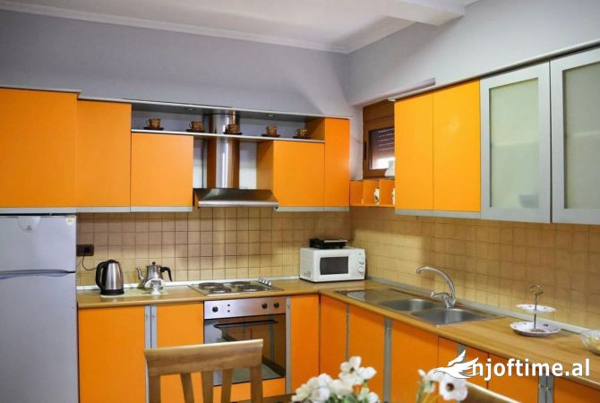 Shtepi me qera Duplex(shtepi me 2 kate) ne Tirane, 2+1, Mobilimi E mobiluar, Pagesa 600  Euro.