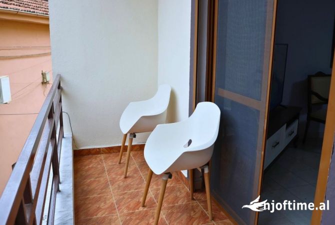 Shtepi me qera Duplex(shtepi me 2 kate) ne Tirane, 2+1, Mobilimi E mobiluar, Pagesa 600  Euro.