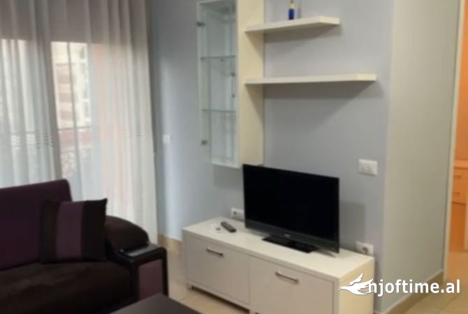 Shtepi me qera 1+1 ne Tirane - 50,000 Leke