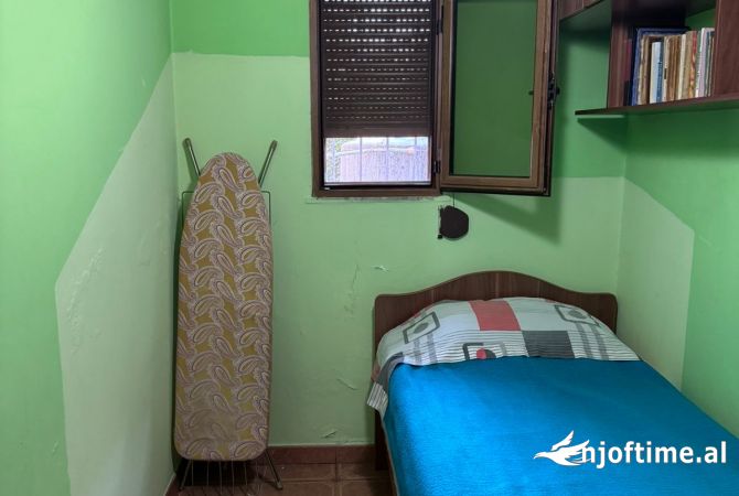 Shtepi me qera Apartament ne Tirane, 2+1, Mobilimi E mobiluar, Pagesa 50,000  Leke.