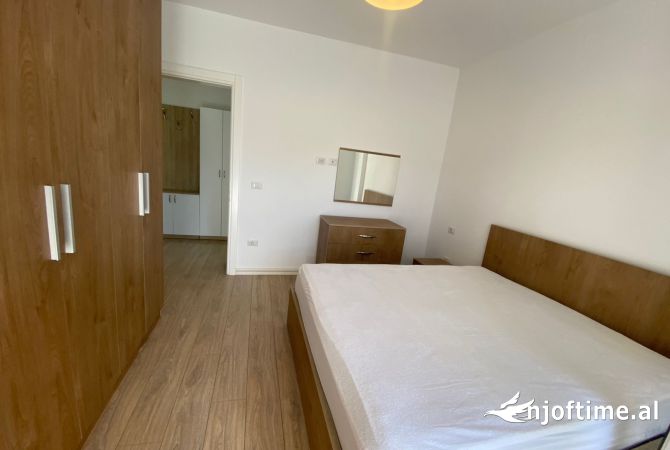 Shtepi ne shitje Apartament ne Tirane, 1+1, Mobilimi E mobiluar, Pagesa 135,000  Euro.