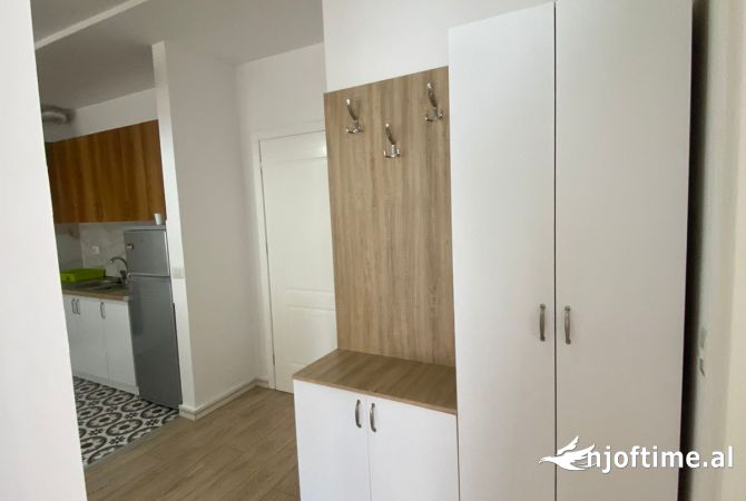 Shtepi ne shitje Apartament ne Tirane, 1+1, Mobilimi E mobiluar, Pagesa 135,000  Euro.