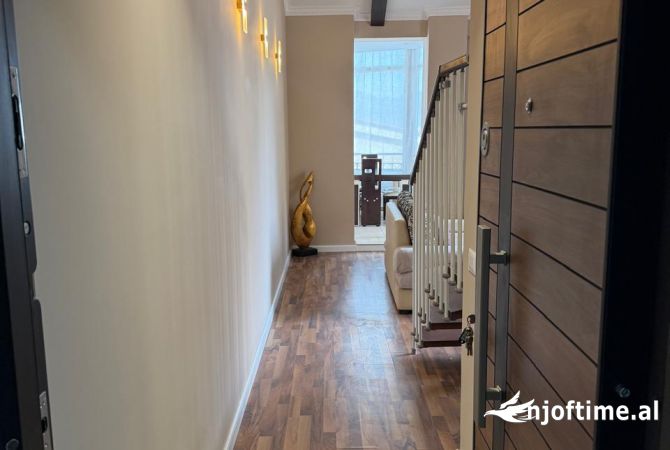 Shtepi me qera Duplex(shtepi me 2 kate) ne Tirane, 1+1, Mobilimi E mobiluar, Pagesa 600  Euro.