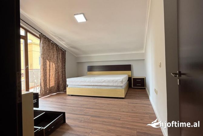 Shtepi me qera Duplex(shtepi me 2 kate) ne Tirane, 1+1, Mobilimi E mobiluar, Pagesa 600  Euro.