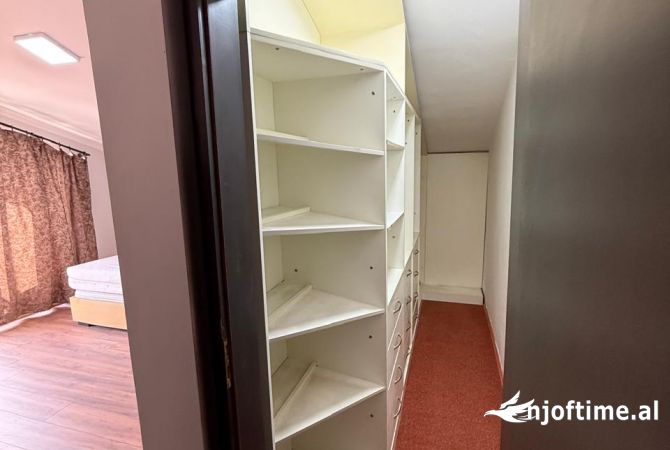 Shtepi me qera Duplex(shtepi me 2 kate) ne Tirane, 1+1, Mobilimi E mobiluar, Pagesa 600  Euro.