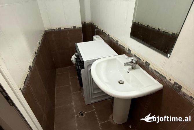 Shtepi me qera Duplex(shtepi me 2 kate) ne Tirane, 1+1, Mobilimi E mobiluar, Pagesa 600  Euro.