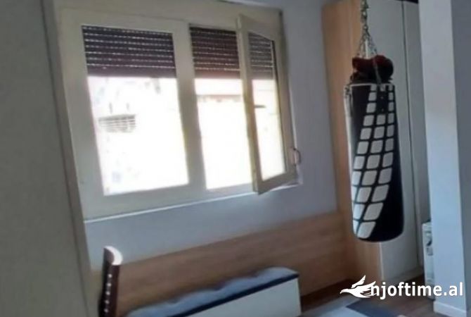 Shtepi me qera 2+1 ne Tirane - 650 Euro