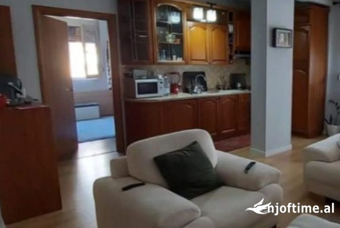 Shtepi me qera 2+1 ne Tirane - 650 Euro