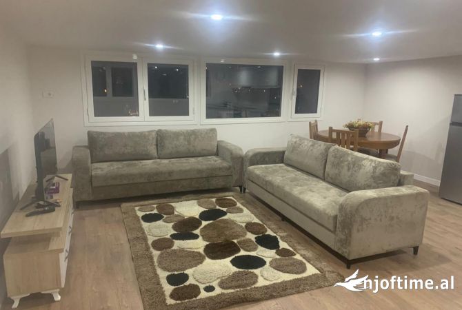 Shtepi me qera 1+1 ne Tirane - 40,000 Leke