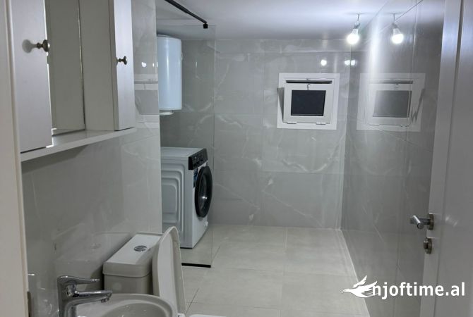 Shtepi me qera Apartament ne Tirane, 1+1, Mobilimi E mobiluar, Pagesa 40,000  Leke.