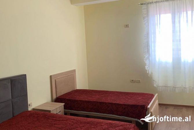 Shtepi me qera Apartament ne Tirane, 2+1, Mobilimi E mobiluar, Pagesa 50,000  Leke.