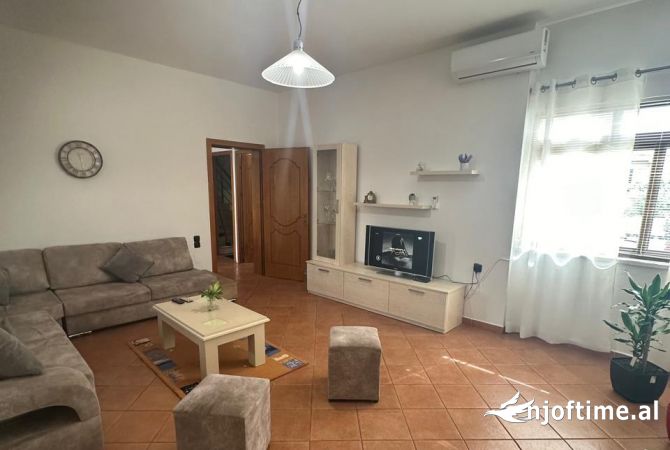 Shtepi me qera 2+1 ne Tirane - 50,000 Leke