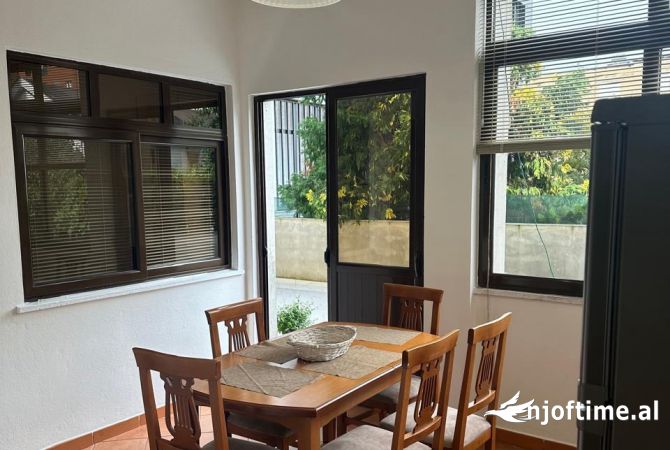 Shtepi me qera 2+1 ne Tirane - 50,000 Leke