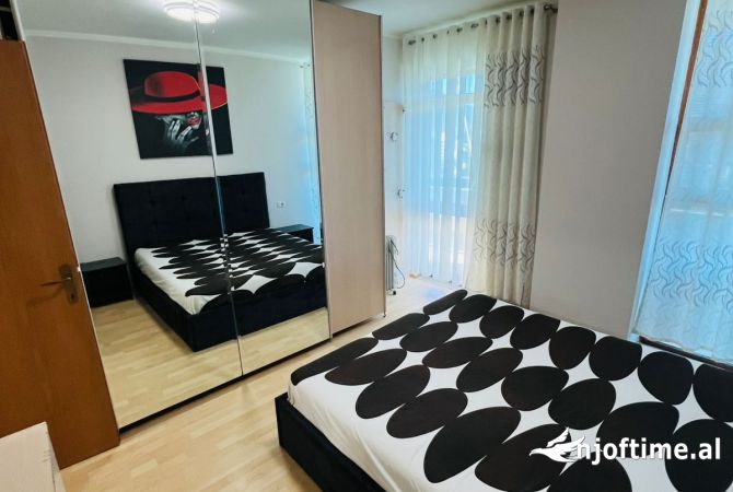 Shtepi me qera Apartament ne Tirane, 2+1, Mobilimi E mobiluar, Pagesa 650  Euro.