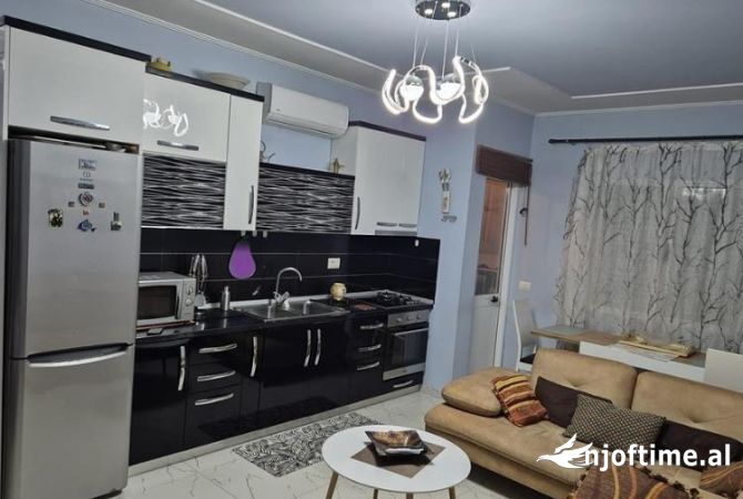 Shtepi me qera 1+1 ne Tirane - 50,000 Leke