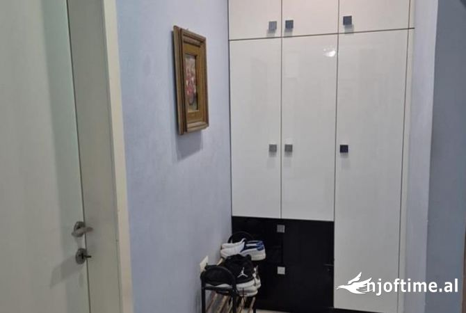 Shtepi me qera Apartament ne Tirane, 1+1, Mobilimi E mobiluar, Pagesa 50,000  Leke.