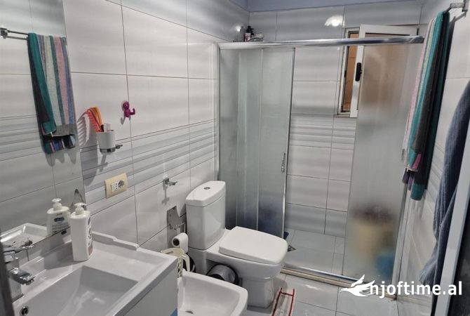 Shtepi me qera Apartament ne Tirane, 1+1, Mobilimi E mobiluar, Pagesa 50,000  Leke.