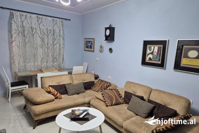 Shtepi me qera 1+1 ne Tirane - 50,000 Leke
