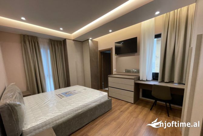 Shtepi me qera Apartament ne Tirane, 2+1, Mobilimi E mobiluar, Pagesa 830  Euro.