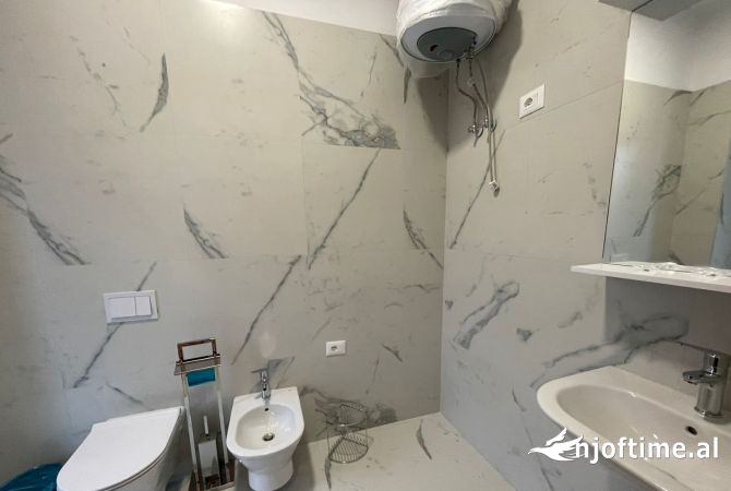 Shtepi me qera Apartament ne Tirane, 2+1, Mobilimi E mobiluar, Pagesa 830  Euro.