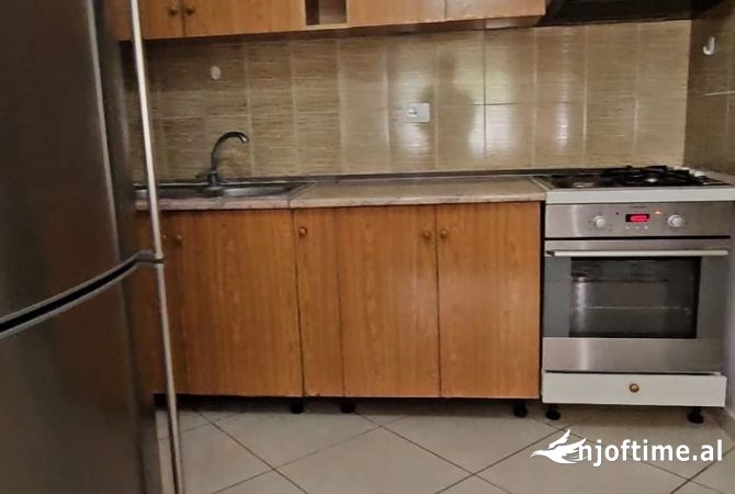 Shtepi me qera 1+1 ne Tirane - 38,000 Leke
