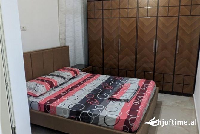 Shtepi me qera Apartament ne Tirane, 2+1, Mobilimi E mobiluar, Pagesa 45,000  Leke.