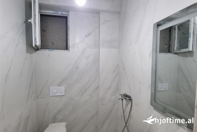 Shtepi me qera Apartament ne Tirane, 2+1, Mobilimi E mobiluar, Pagesa 650  Euro.