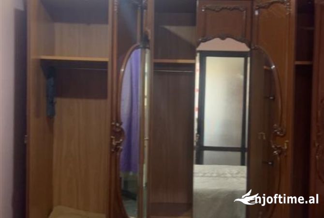 Shtepi me qera Apartament ne Tirane, 2+1, Mobilimi E mobiluar, Pagesa 60,000  Leke.