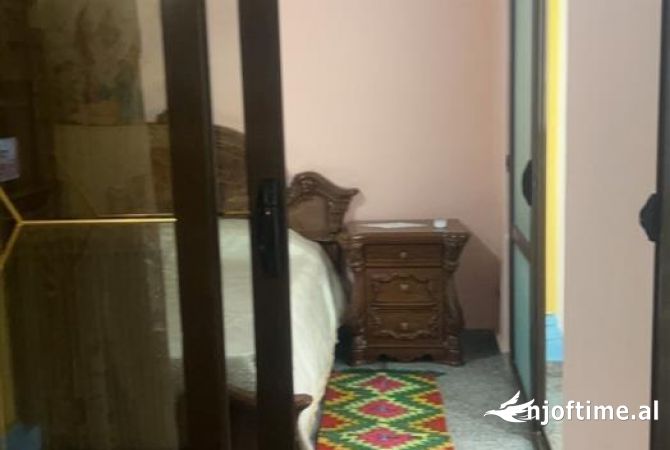 Shtepi me qera Apartament ne Tirane, 2+1, Mobilimi E mobiluar, Pagesa 60,000  Leke.