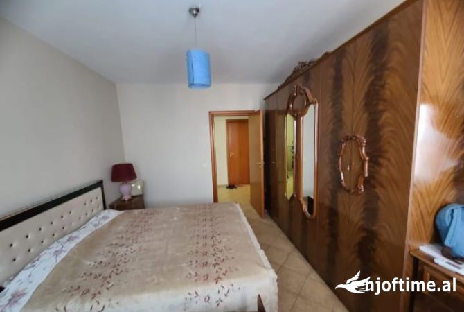 Shtepi me qera Apartament ne Tirane, 1+1, Mobilimi E mobiluar, Pagesa 40,000  Leke.