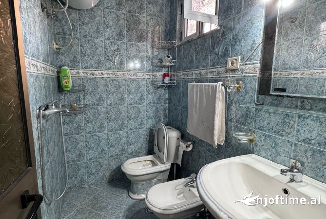 Shtepi me qera Apartament ne Tirane, 2+1, Mobilimi E mobiluar, Pagesa 45,000  Leke.
