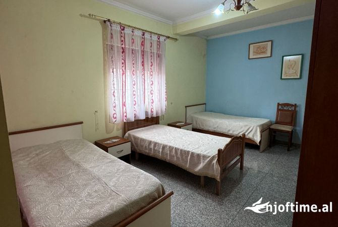 Shtepi me qera Apartament ne Tirane, 2+1, Mobilimi E mobiluar, Pagesa 45,000  Leke.