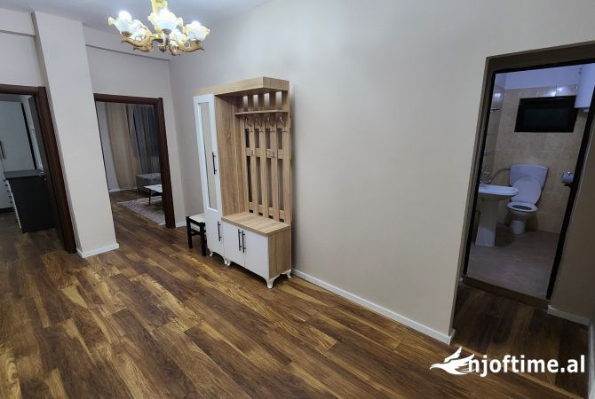 Shtepi me qera Apartament ne Tirane, 2+1, Mobilimi E mobiluar, Pagesa 700  Euro.