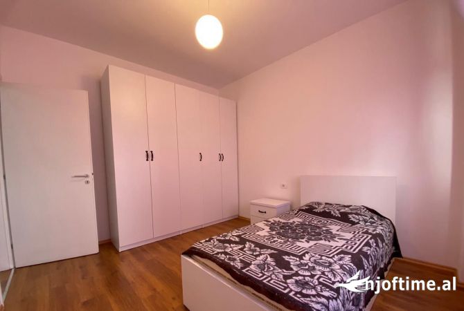 Shtepi me qera Apartament ne Tirane, 2+1, Mobilimi E mobiluar, Pagesa 600  Euro.